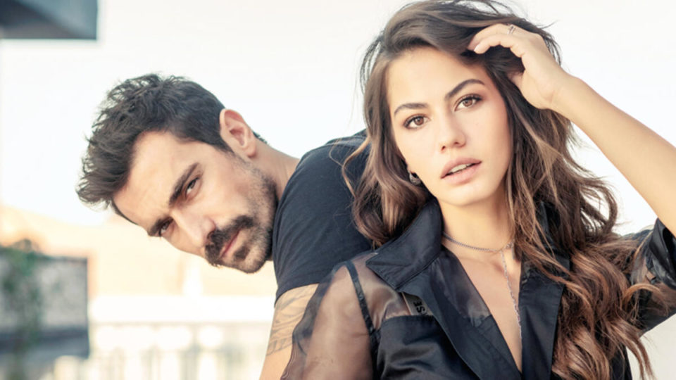 Can Yaman bisex: illazioni su Ibrahim Çelikkol - Blog di ...